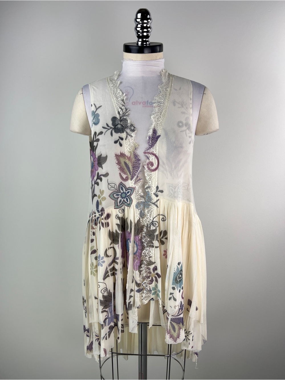 💚 3551. Floral Lace-Trim Cream Sheer Mesh Sleeveless Vest